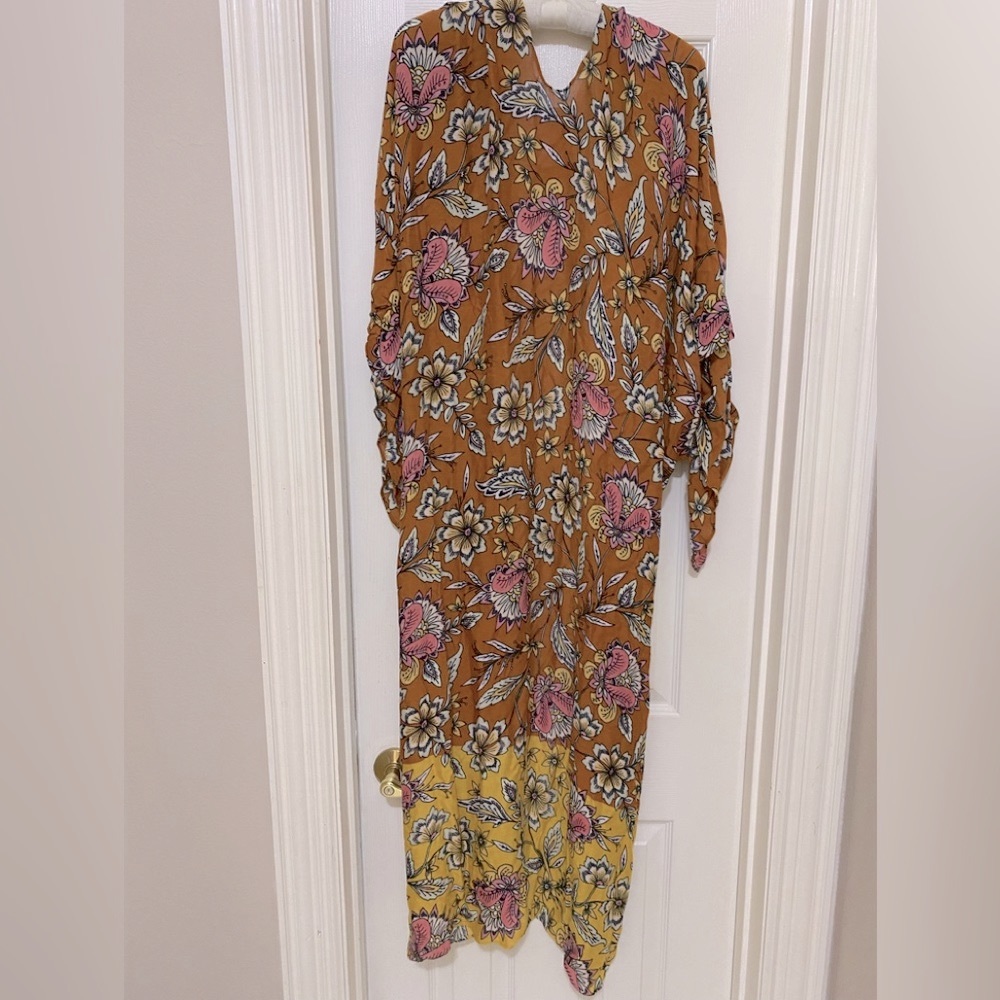 NEW w/TAGS Shiraleah Chicago BOHO Kimono; Gorgeous Fabric;One Size;Sleek Sleeves